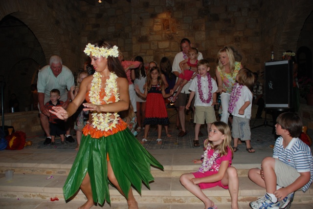 2009-05-23-ESCONDIDO LUAU KYLA VALE 23.jpg